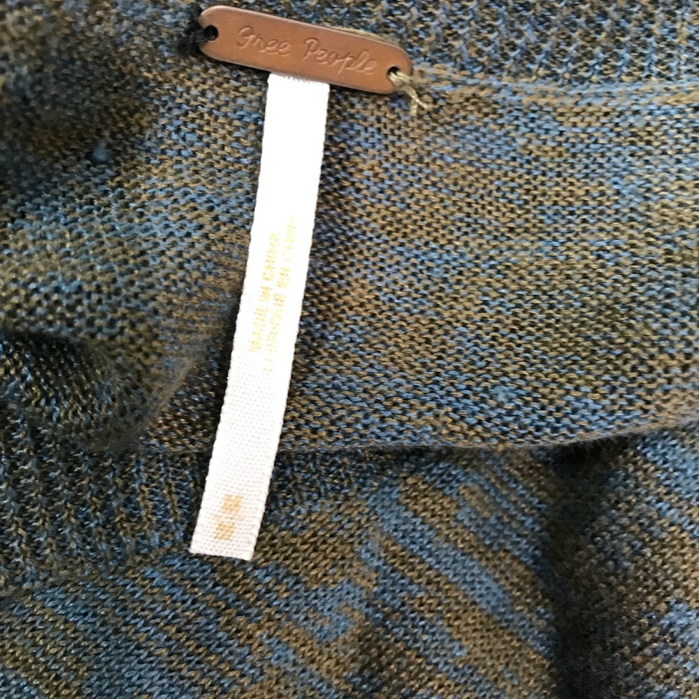 Free People | short sleeve linen Button Cardi M - Picture 4 of 4